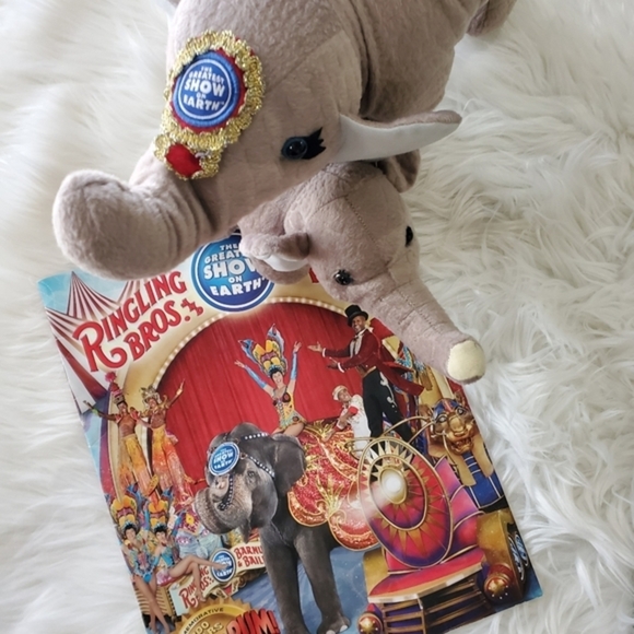 Barnum & Bailey Ringling Bros Circus Stuffed Plush Mother & Baby Elephant W Book - Picture 5 of 12